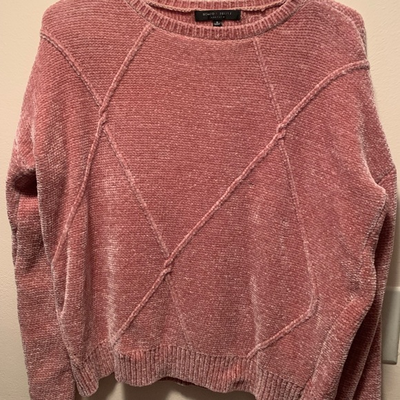 Romeo & Juliet Couture Tops - Romeo and Juliet Pink Chenille Sweater